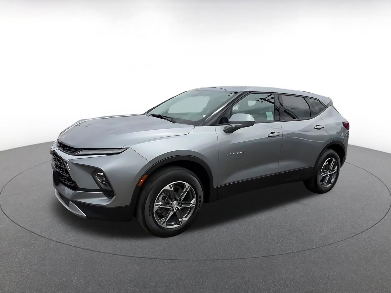 Used 2025 Chevrolet Blazer LT FWD image 8