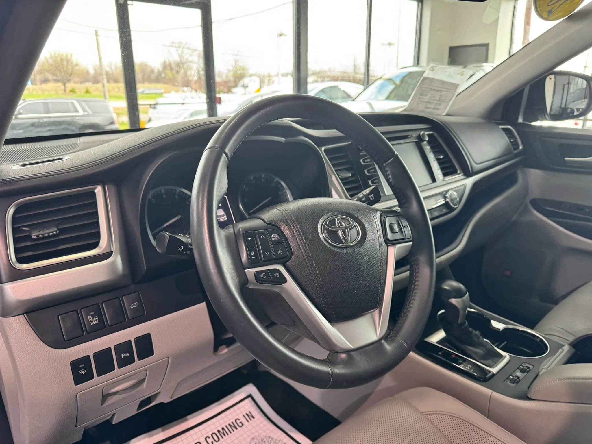 Used 2016 Toyota Highlander Limited AWD/4WD image 32