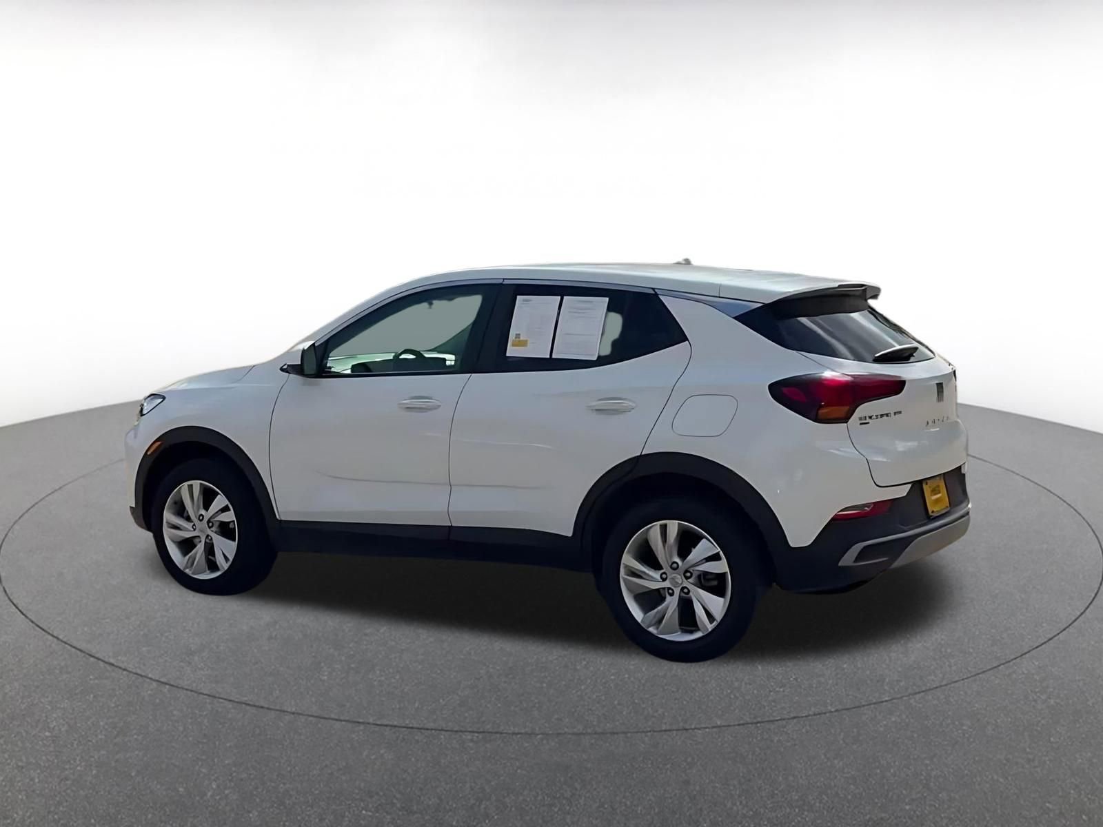 Used 2025 Buick Encore GX Preferred AWD/4WD image 10