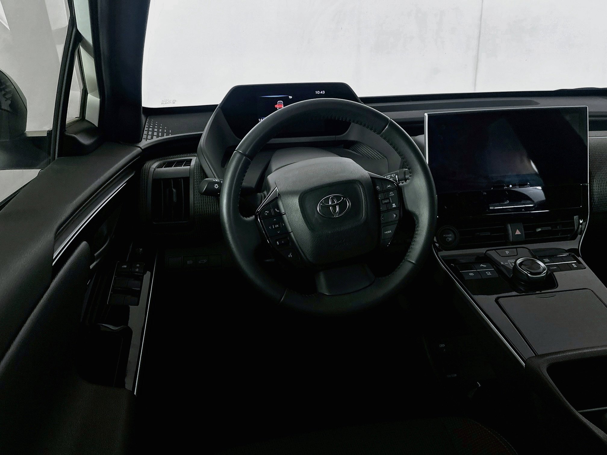 Used 2025 Toyota bZ4X FWD image 17