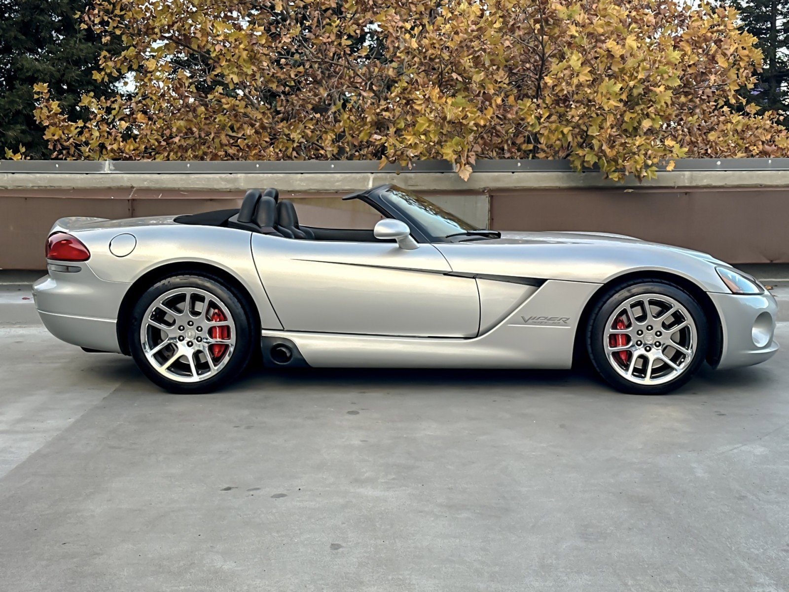 Used 2004 Dodge Viper SRT-10 image 8