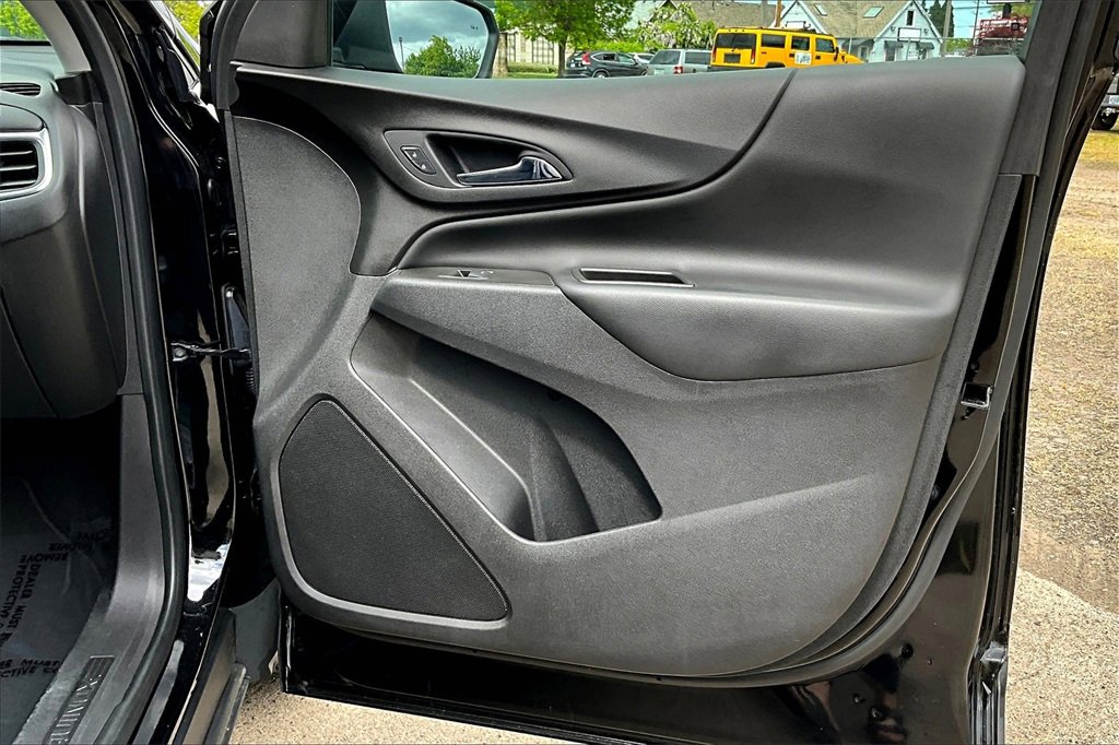 Used 2021 Chevrolet Equinox LT image 24