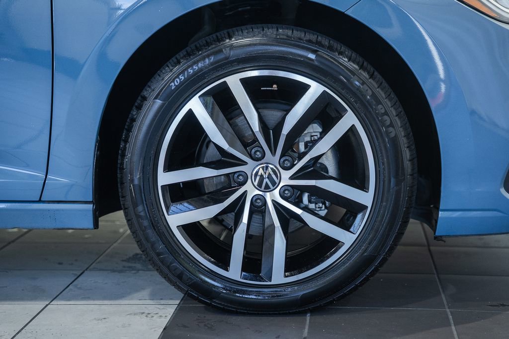 Used 2025 Volkswagen Jetta SE FWD image 14