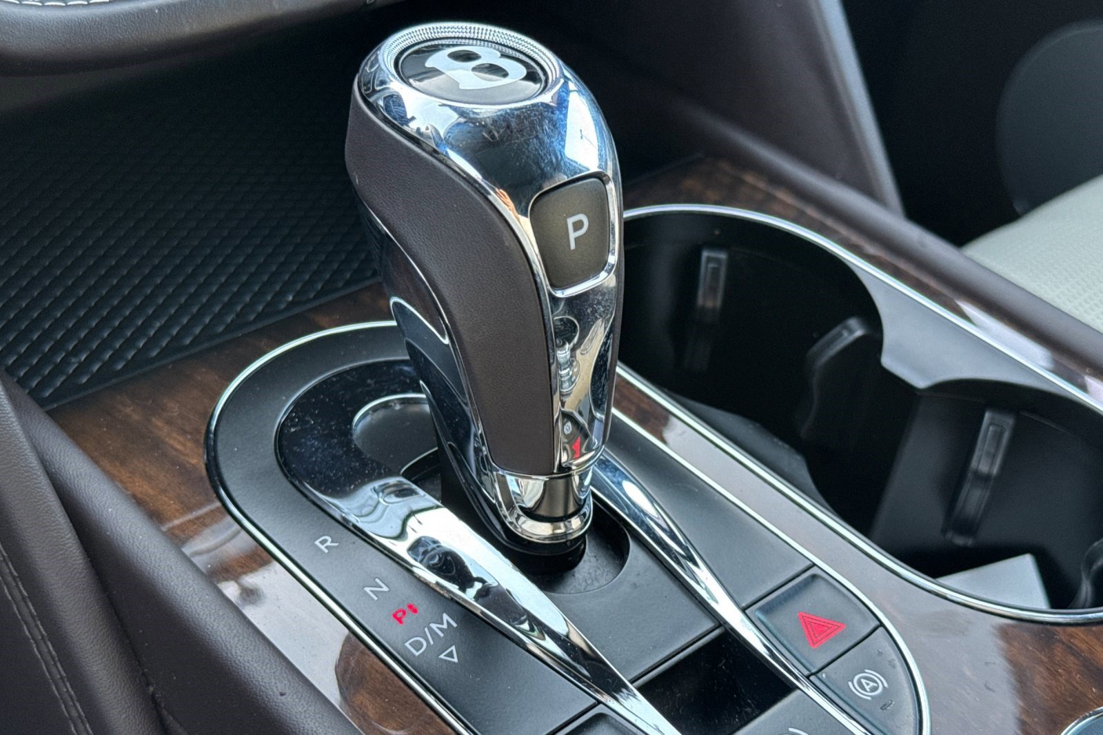 Used 2018 Bentley Bentayga image 27