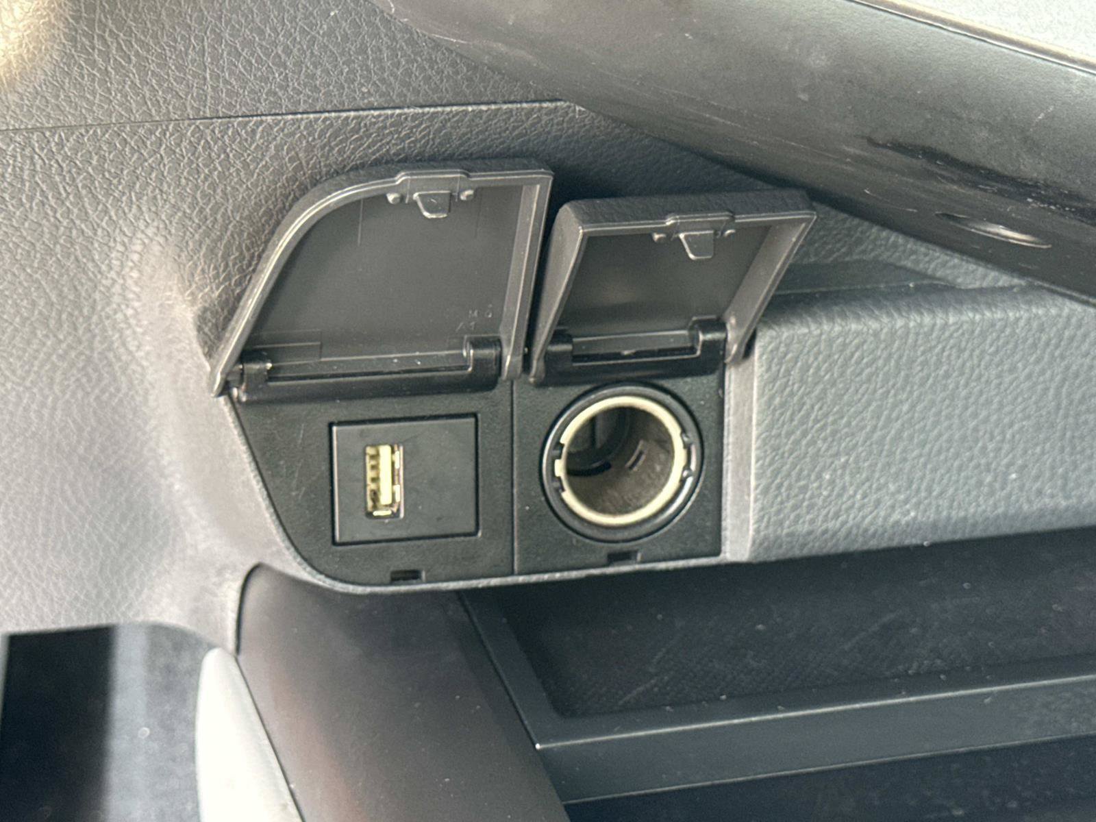 Used 2024 Toyota Camry SE FWD image 28