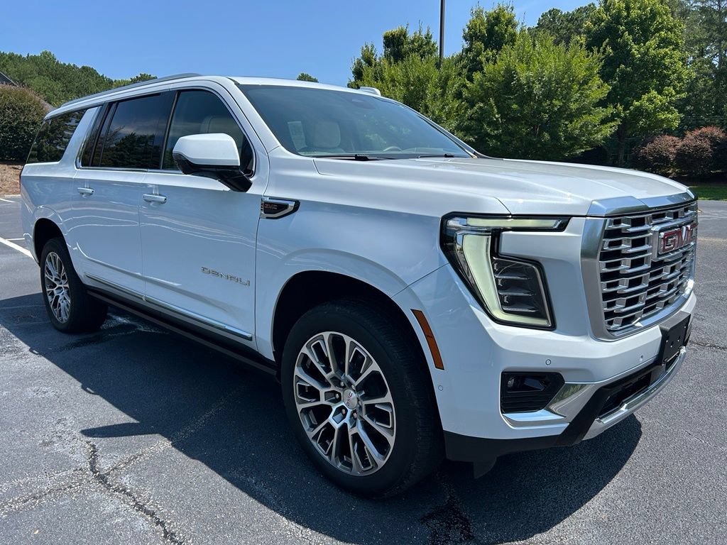 Used 2026 GMC Yukon XL Denali w/ Sun & Power Step Package AWD/4WD image 22