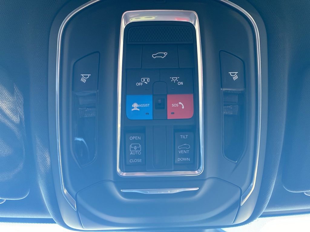 New 2025 Jeep Grand Cherokee L Altitude image 34