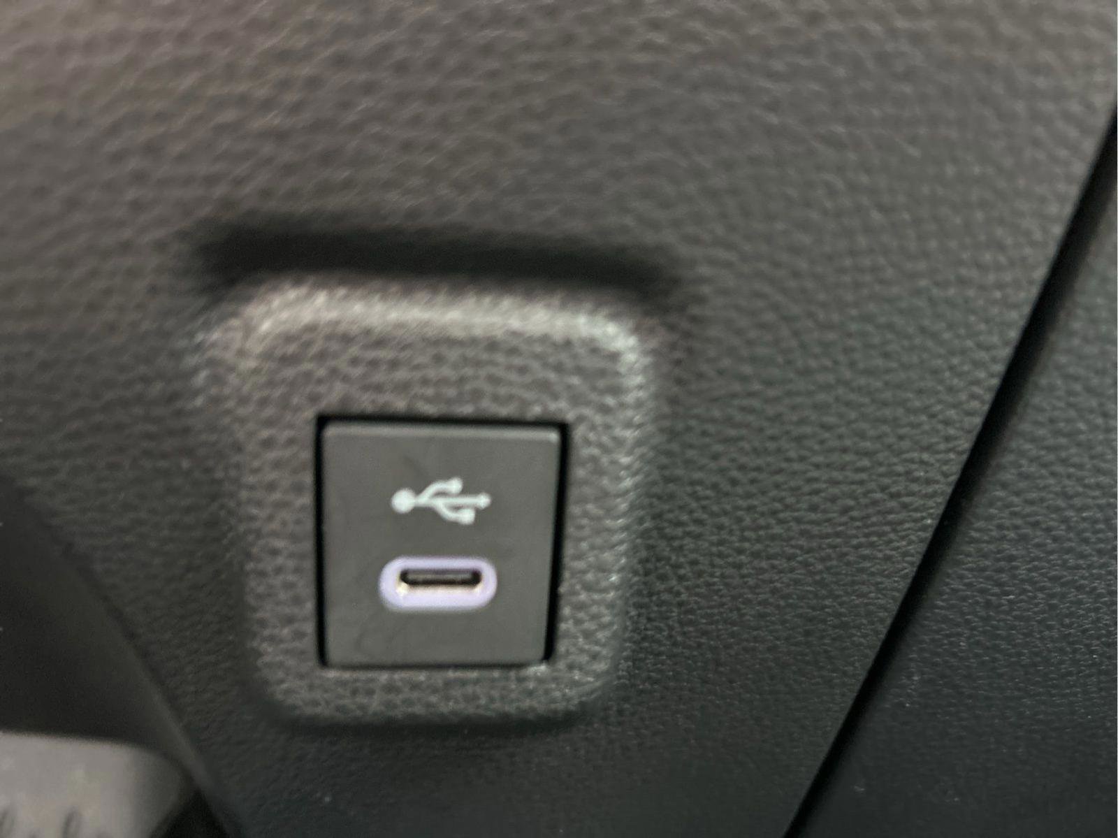 Used 2025 Toyota Corolla LE image 23