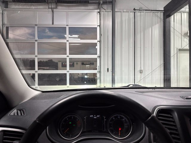 Used 2019 Jeep Cherokee Latitude Plus FWD image 7