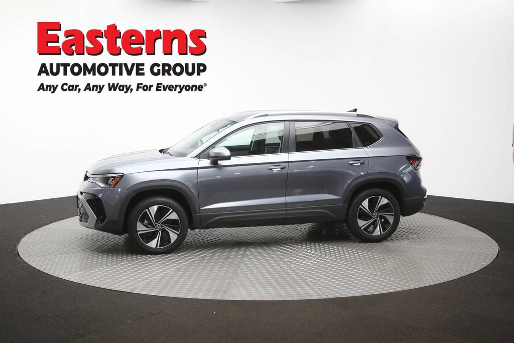 Used 2025 Volkswagen Taos SE AWD/4WD image 57