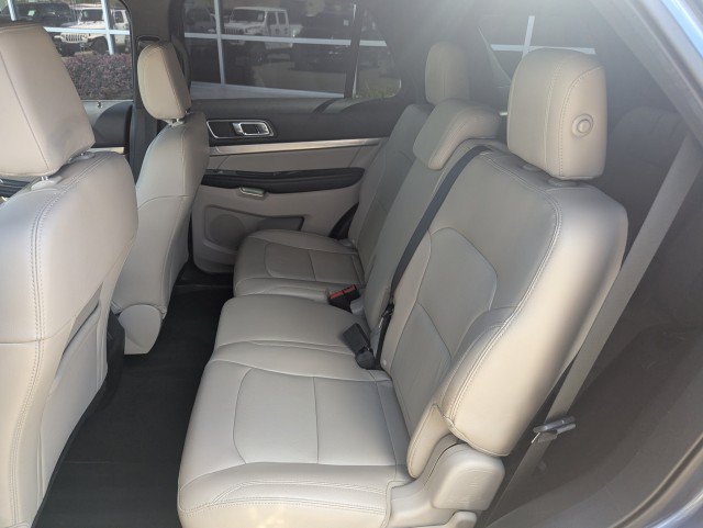 Used 2018 Ford Explorer XLT w/ Equipment Group 202A AWD/4WD image 25