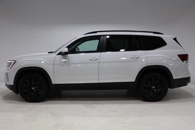 Used 2025 Volkswagen Atlas SE FWD image 4