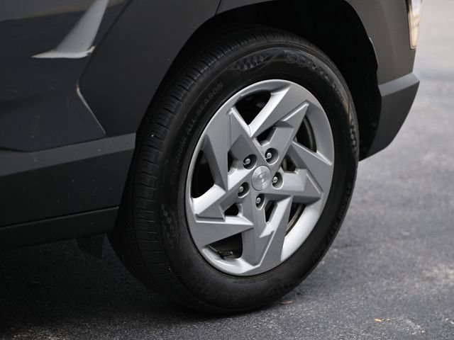 Used 2024 Hyundai Kona SE FWD image 11