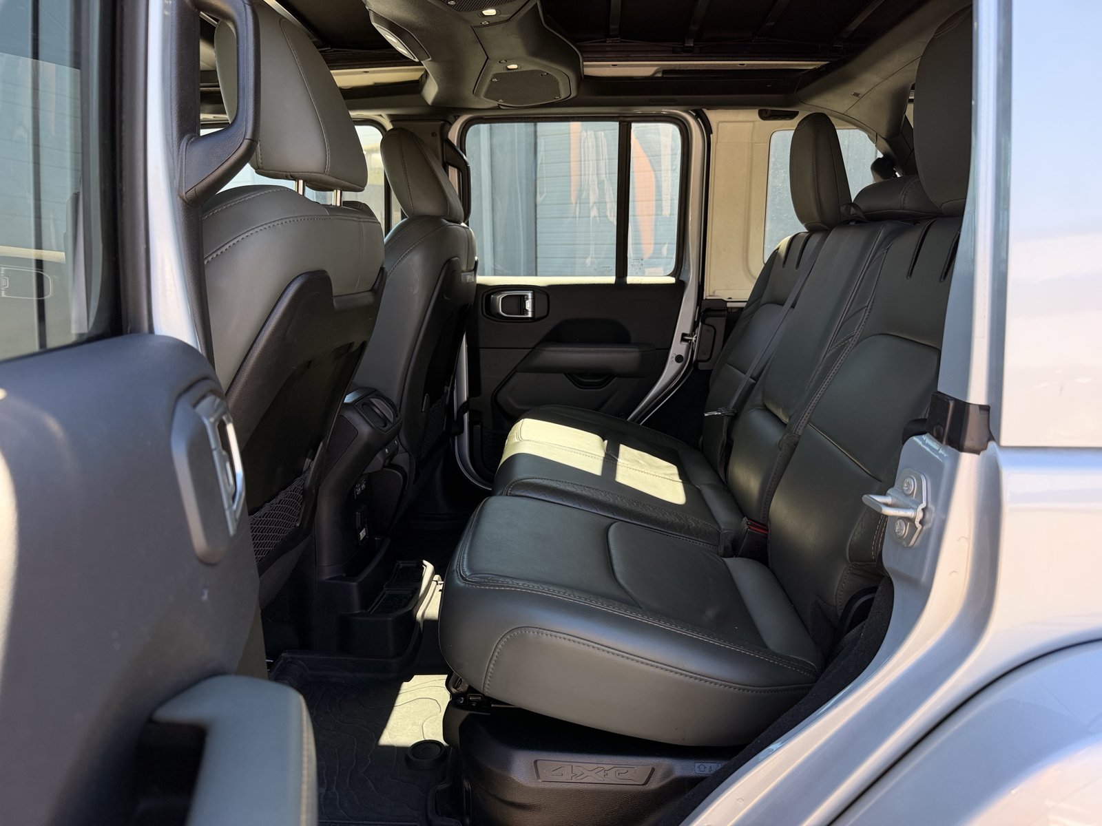 Used 2024 Jeep Wrangler High Altitude AWD/4WD image 32