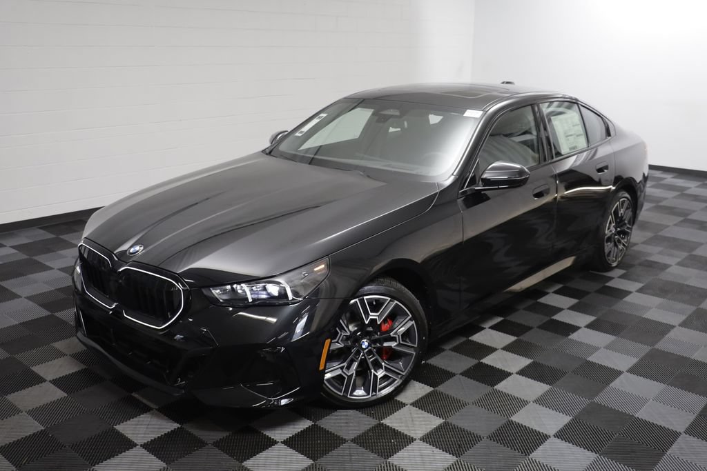 New 2026 BMW 530i xDrive w/ M Sport Package AWD/4WD image 2