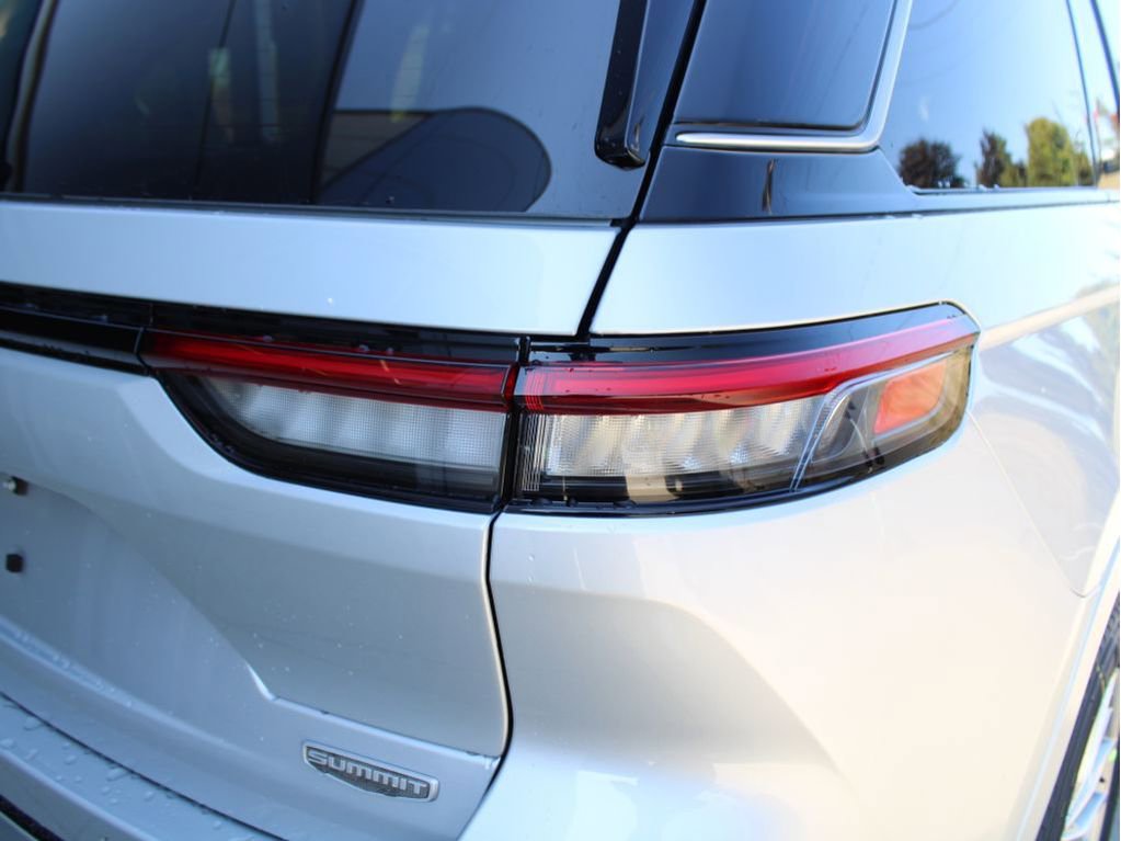 New 2025 Jeep Grand Cherokee Summit image 38