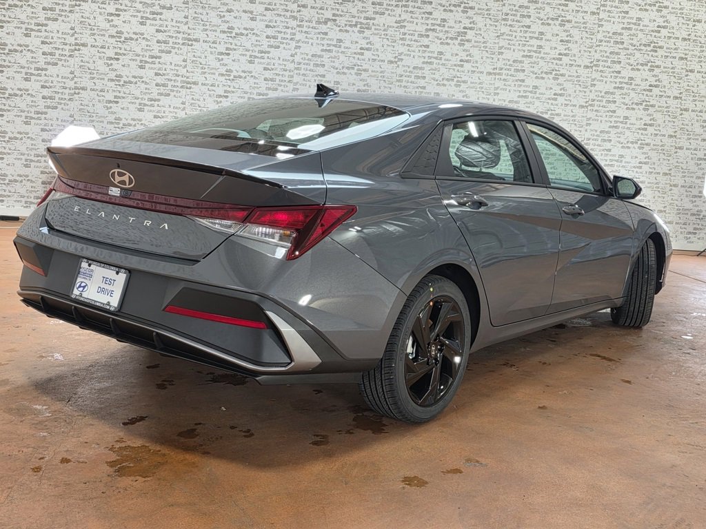 New 2026 Hyundai Elantra SEL Sport image 9