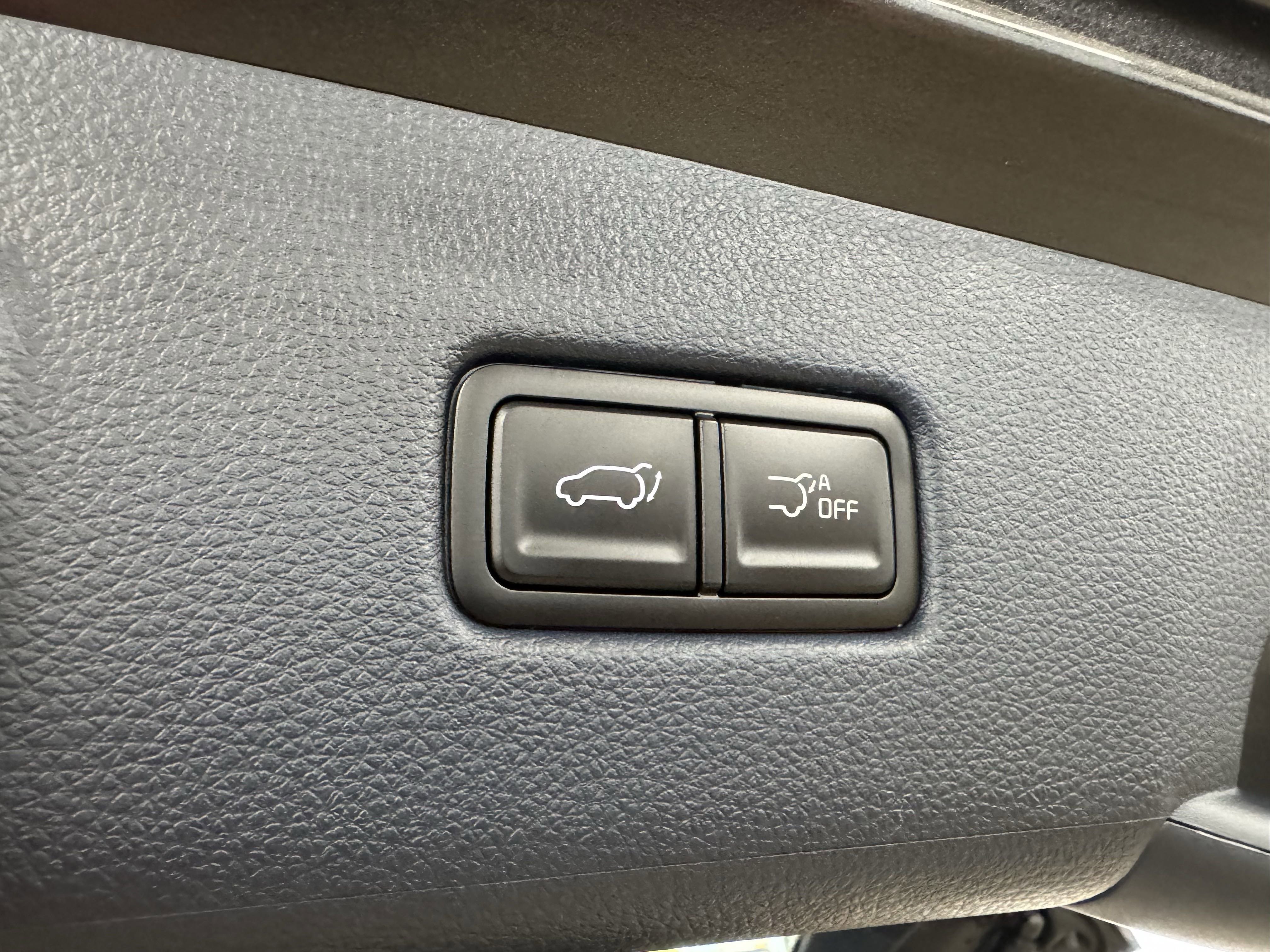 New 2026 Kia Carnival EX FWD image 23
