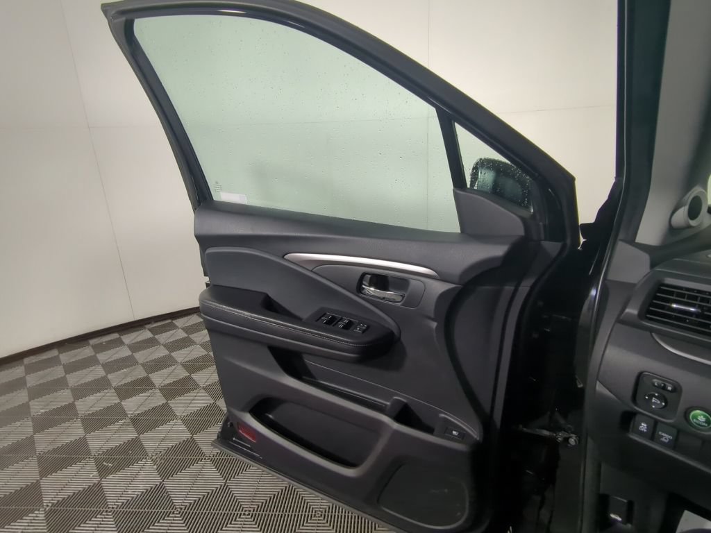 Used 2019 Honda Ridgeline RTL image 13
