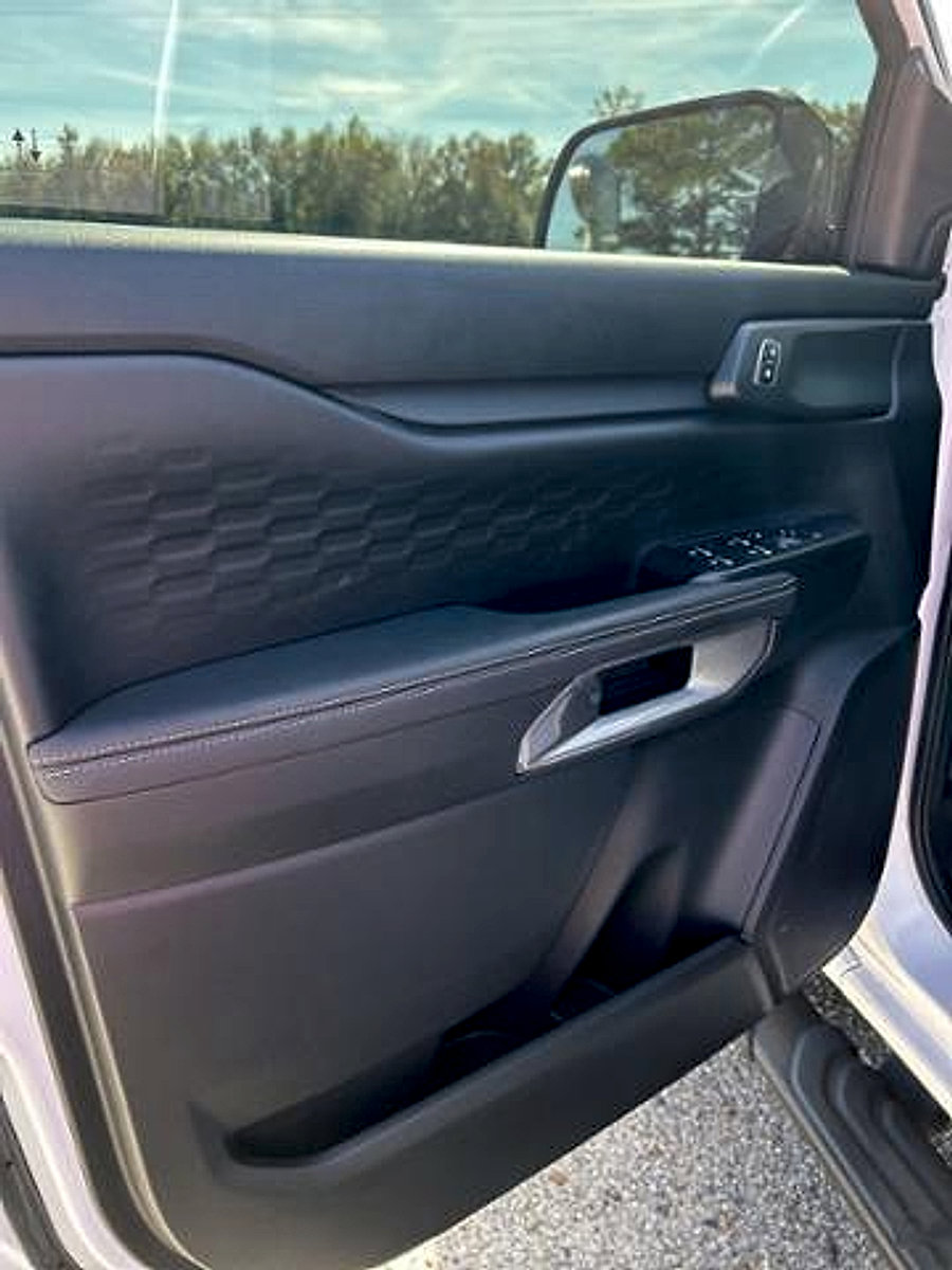 Used 2024 Ford Ranger XLT w/ FX4 Off-Road Package image 13