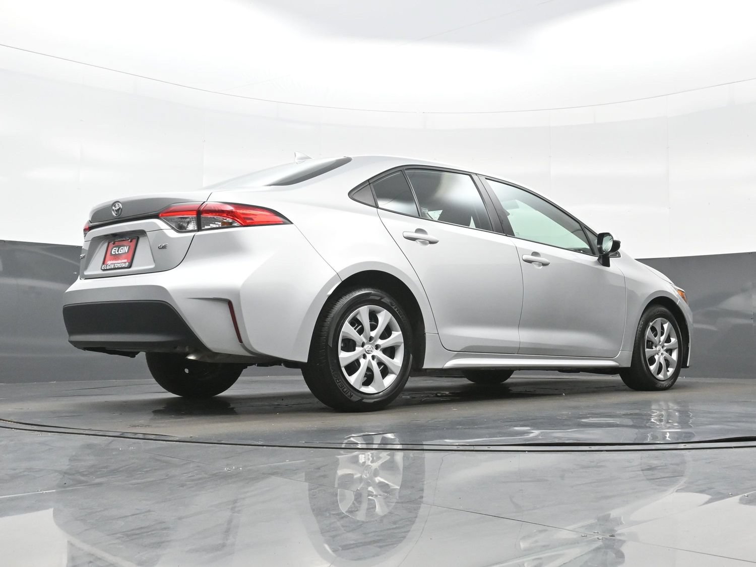 Used 2025 Toyota Corolla LE FWD image 30