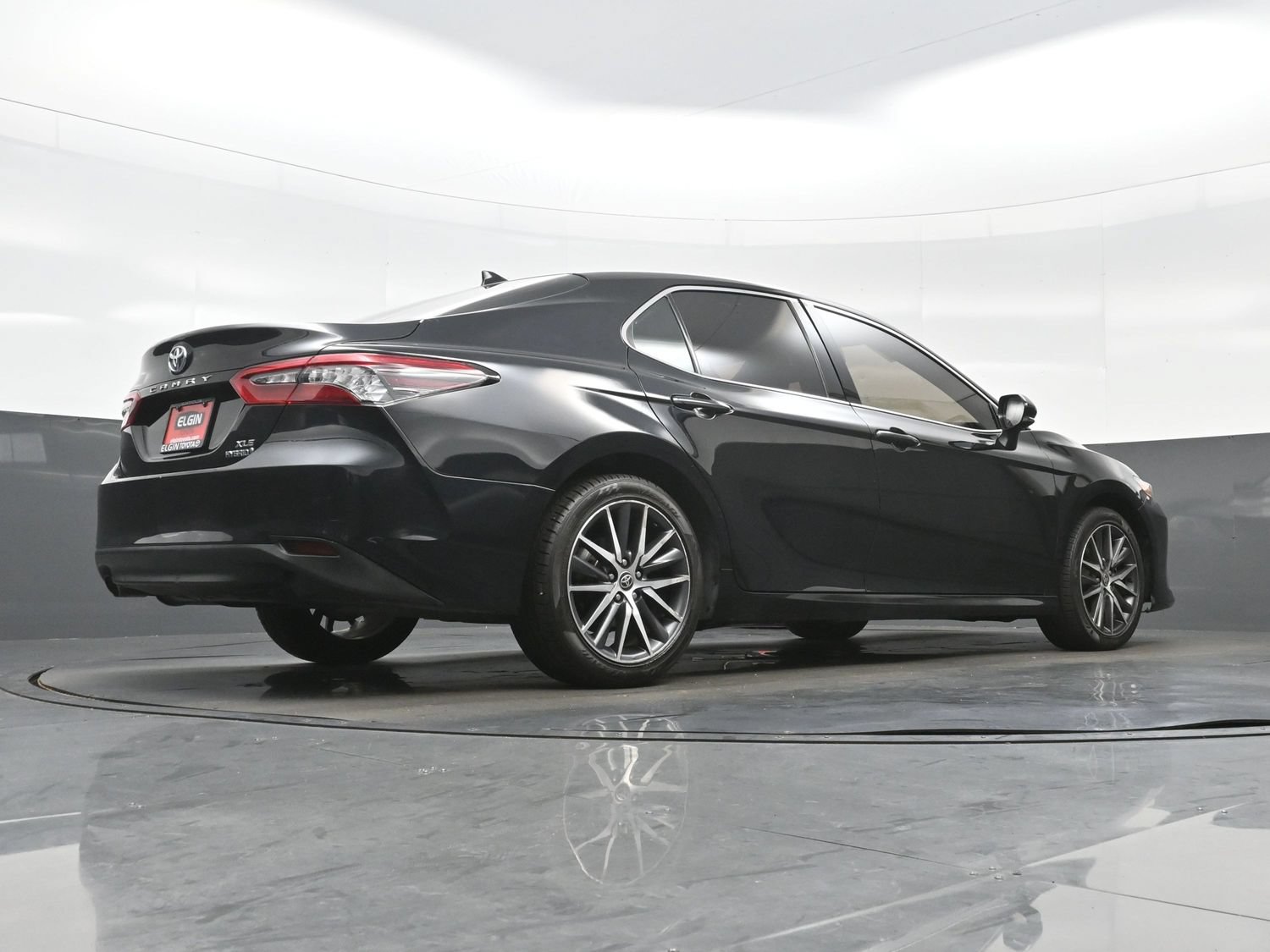 Used 2022 Toyota Camry XLE FWD image 30