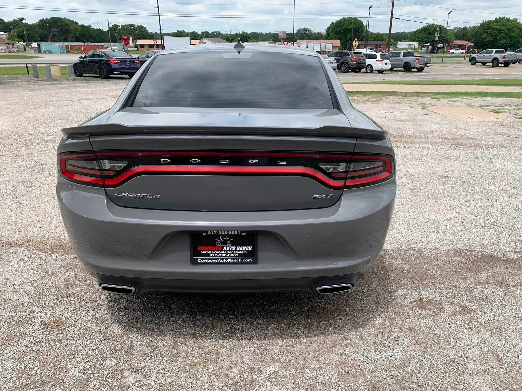 Used 2017 Dodge Charger SXT RWD image 9