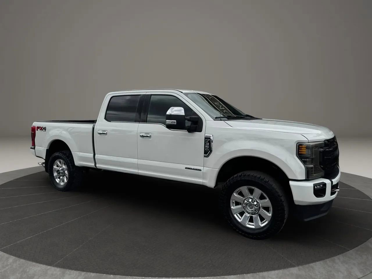 Used 2020 Ford F350 Platinum w/ FX4 Off-Road Package AWD/4WD image 2