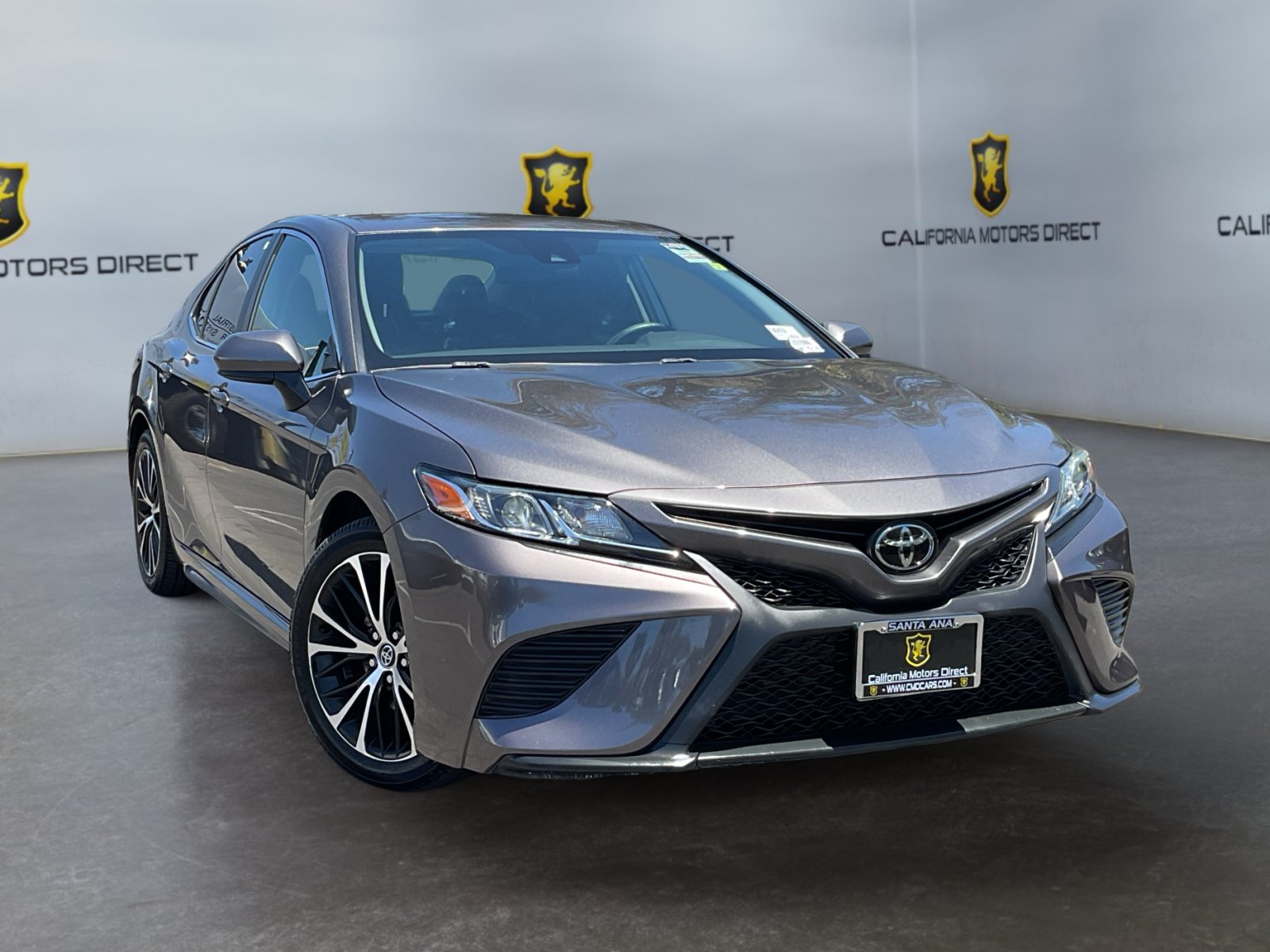 Used 2020 Toyota Camry SE w/ Carpet Mat Package FWD image 3