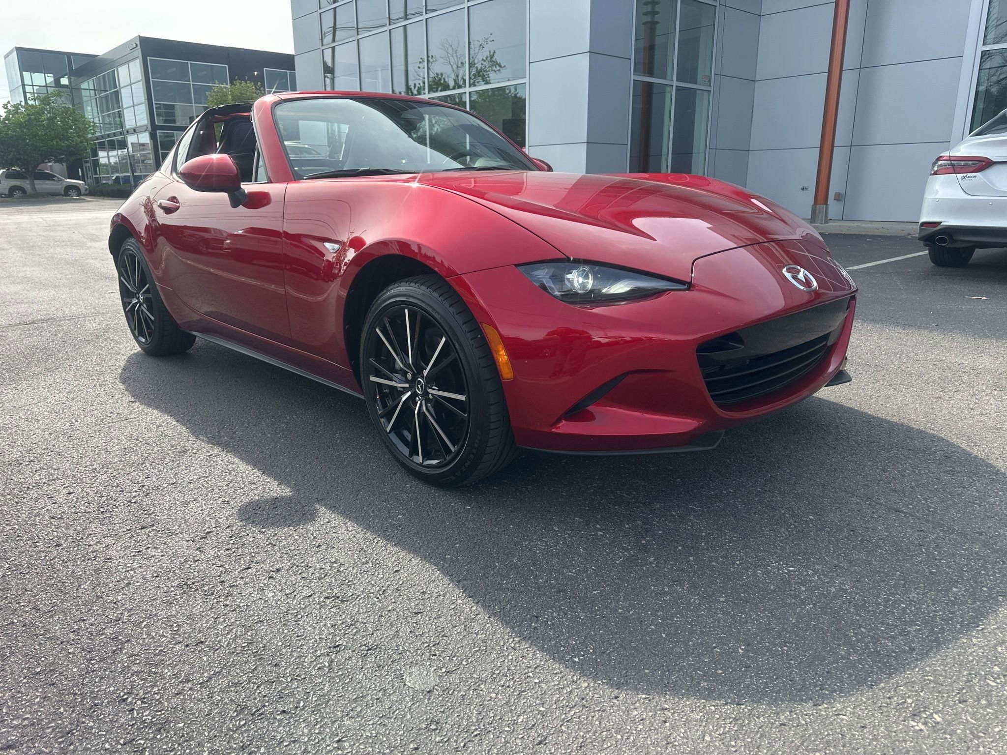 Used 2024 MAZDA MX-5 Miata RF Grand Touring image 3