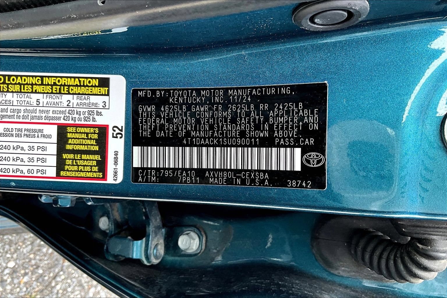Used 2025 Toyota Camry SE FWD image 17