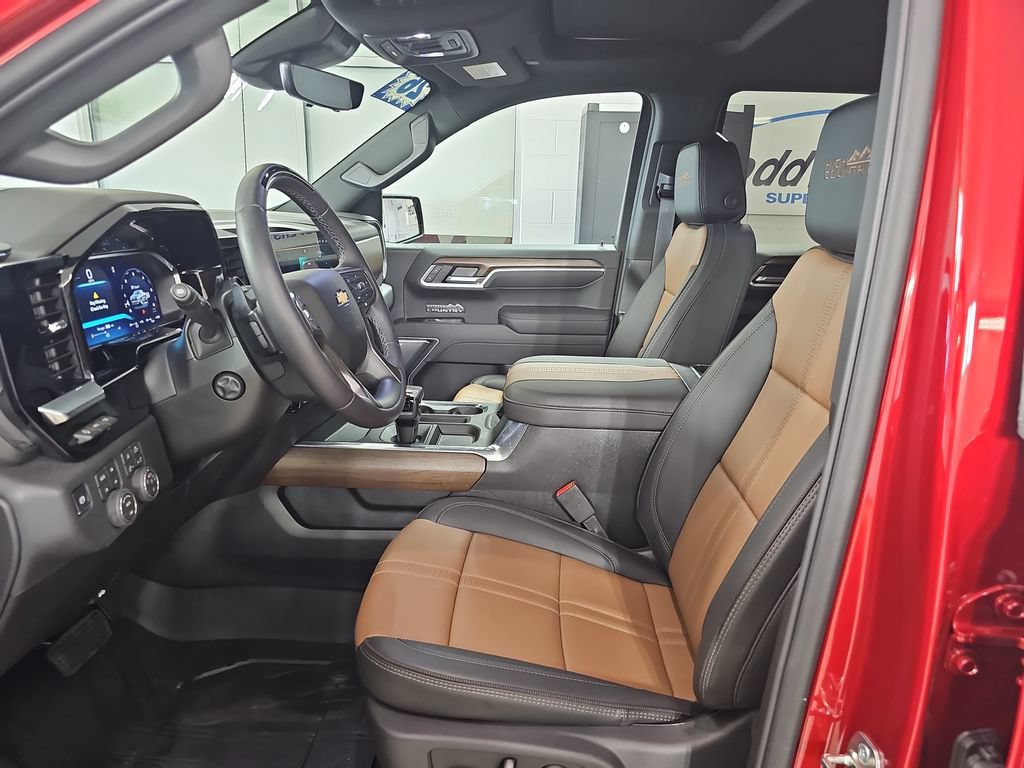 Used 2026 Chevrolet Silverado 1500 High Country AWD/4WD image 18