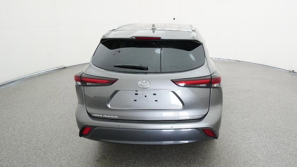 New 2025 Toyota Highlander Limited image 18