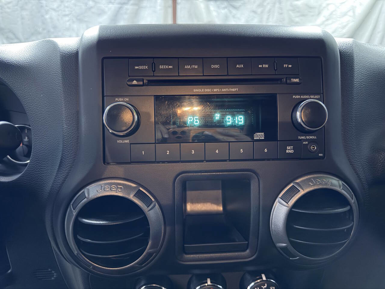 Used 2018 Jeep Wrangler Unlimited Sport w/ Connectivity Group image 17