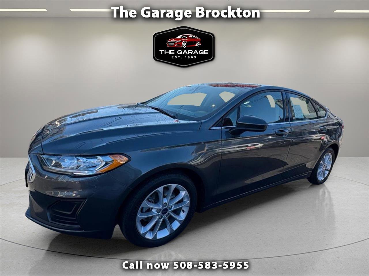 Used 2020 Ford Fusion SE image 1
