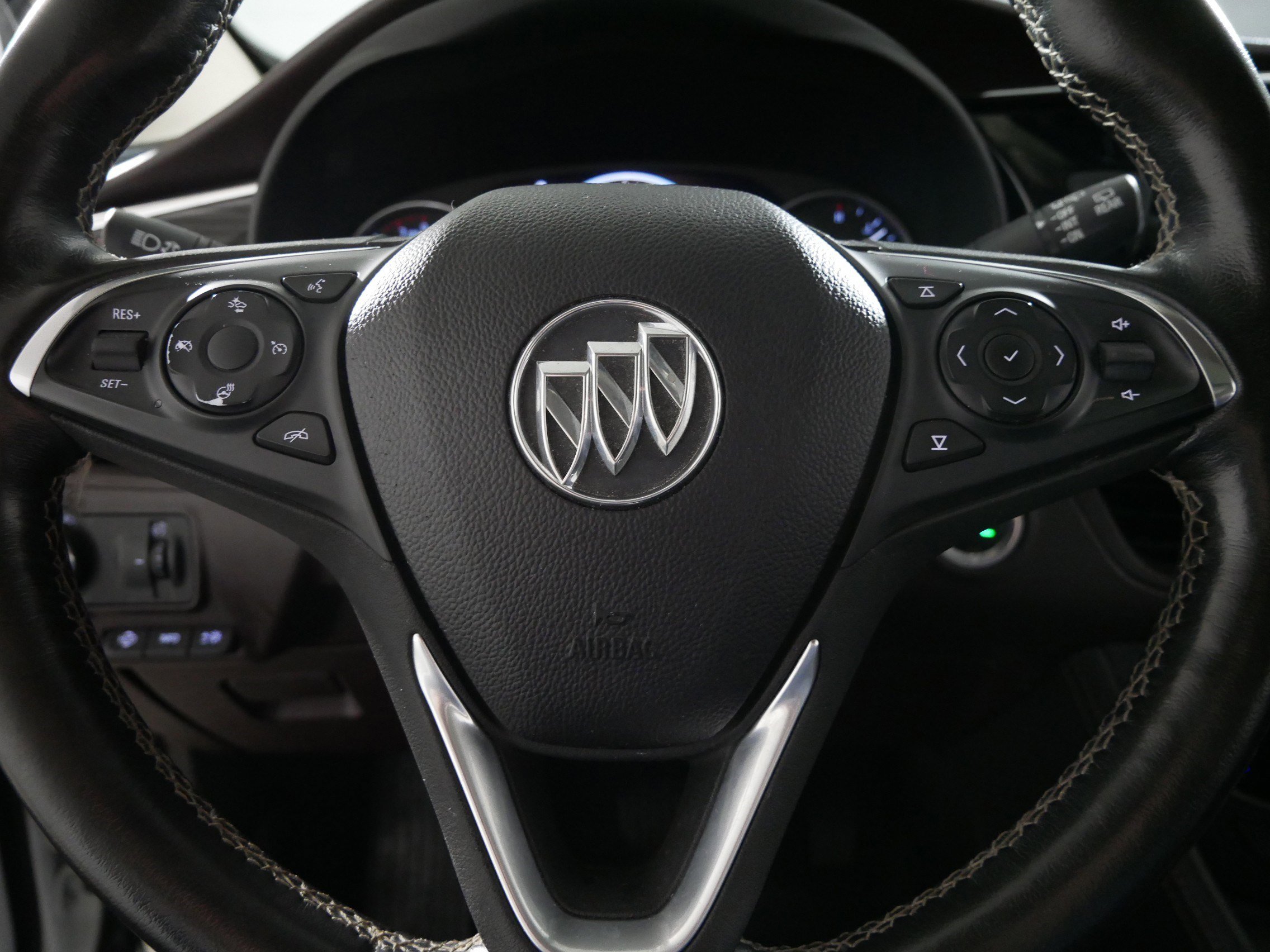 Used 2017 Buick Envision Premium w/ Driver Confidence Package image 25