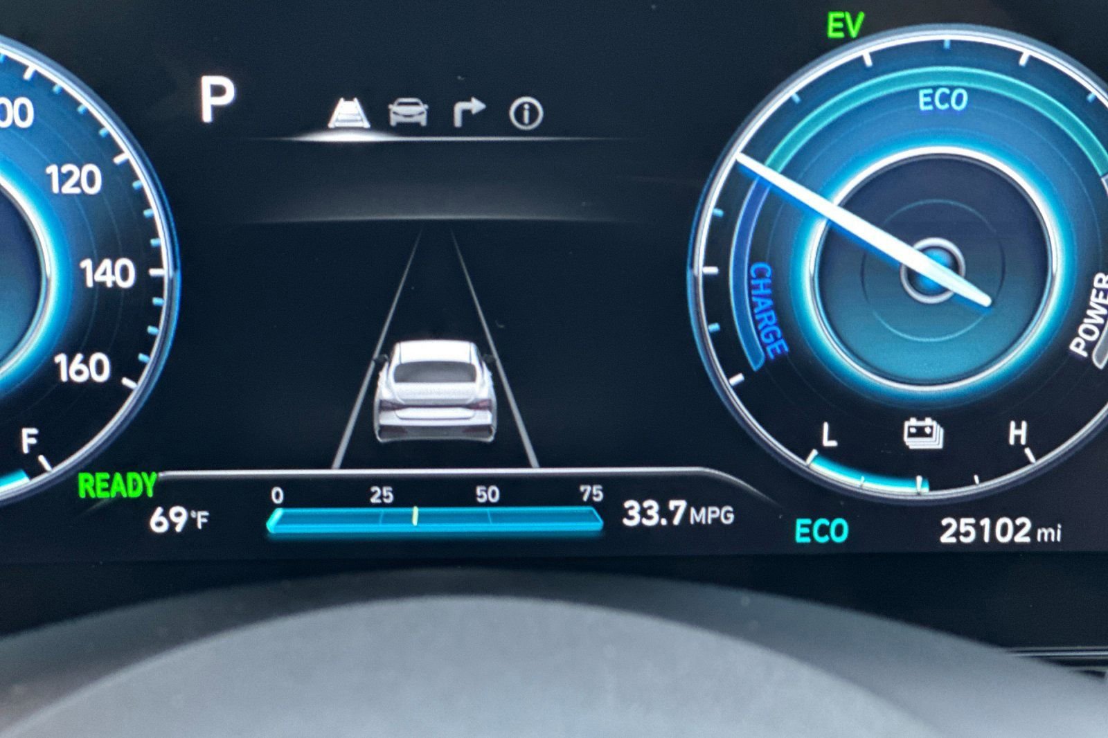 Used 2025 Hyundai Elantra Limited image 26