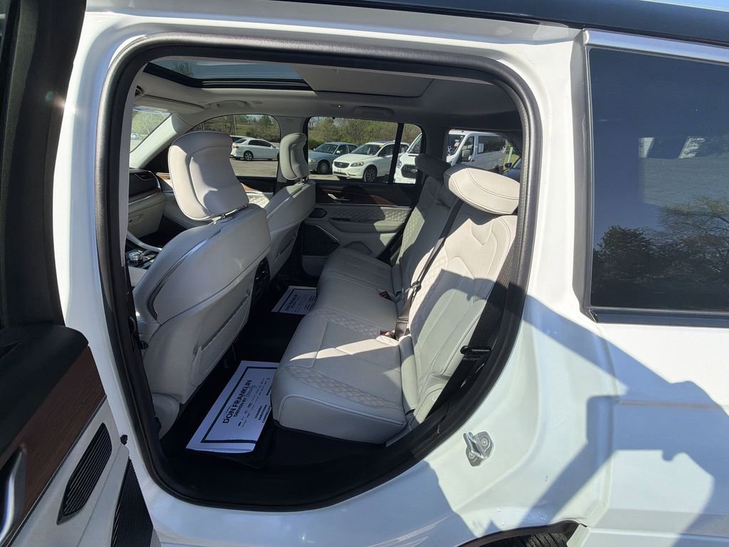Used 2022 Jeep Grand Cherokee Summit w/ Advanced Protech Group IV image 23