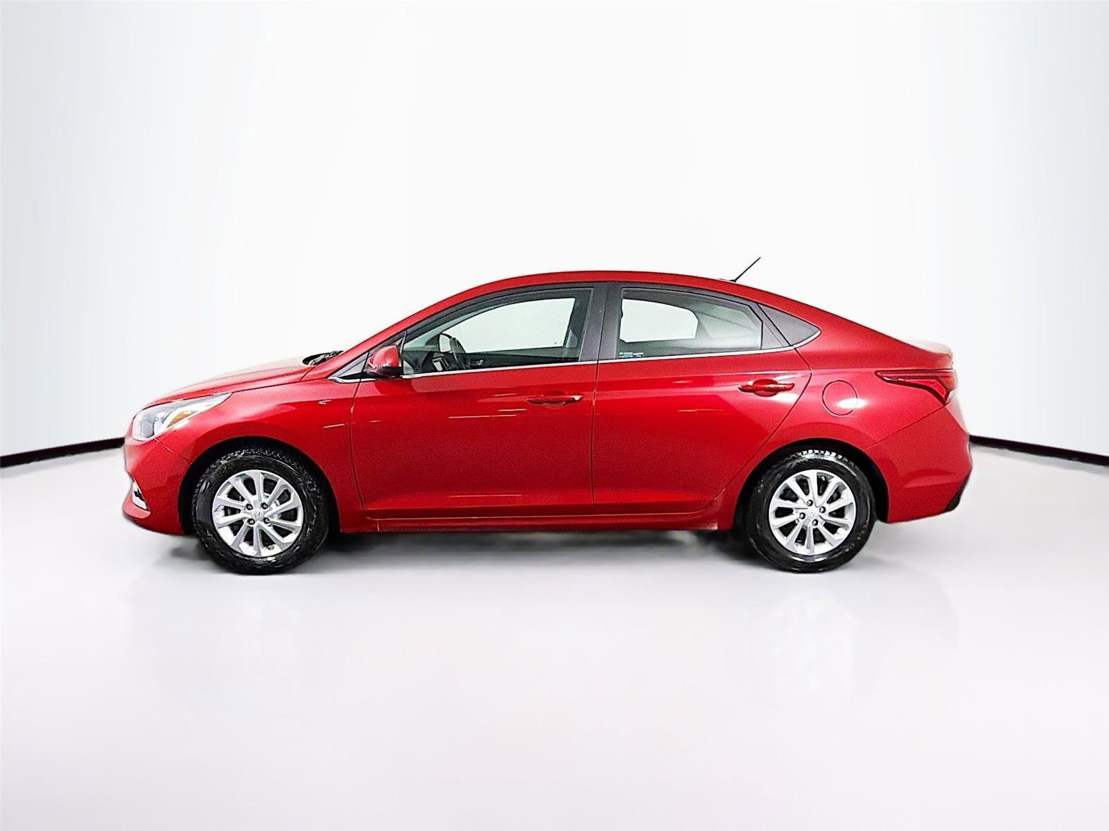 Used 2022 Hyundai Accent SEL FWD image 4