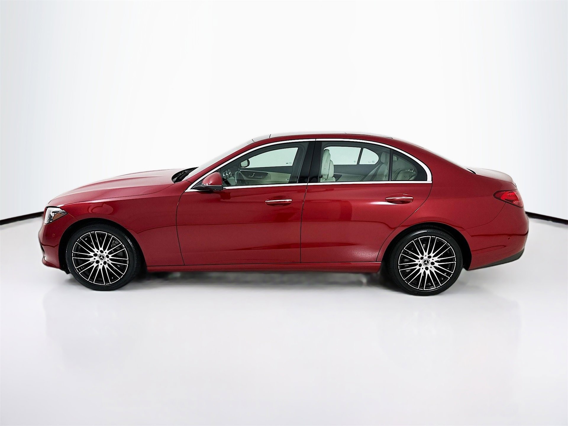 Used 2025 Mercedes-Benz C 300 Sedan image 5