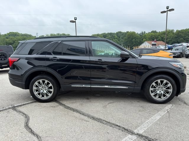 Used 2025 Ford Explorer Active w/ Active Comfort Package AWD/4WD image 8