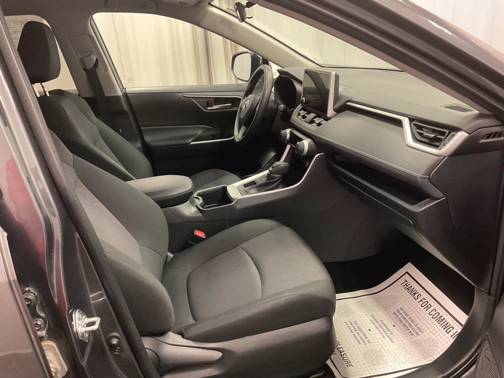 Used 2025 Toyota RAV4 XLE AWD/4WD image 28