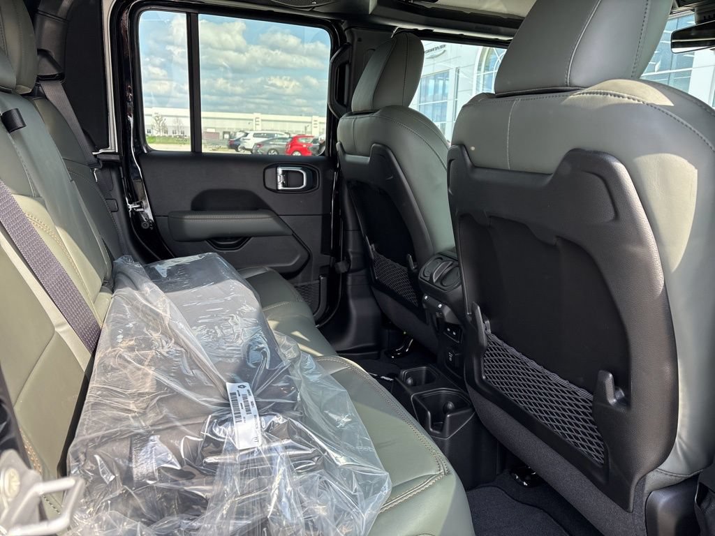 New 2026 Jeep Gladiator Mojave AWD/4WD image 13