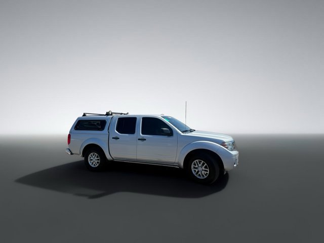 Used 2018 Nissan Frontier SV image 3