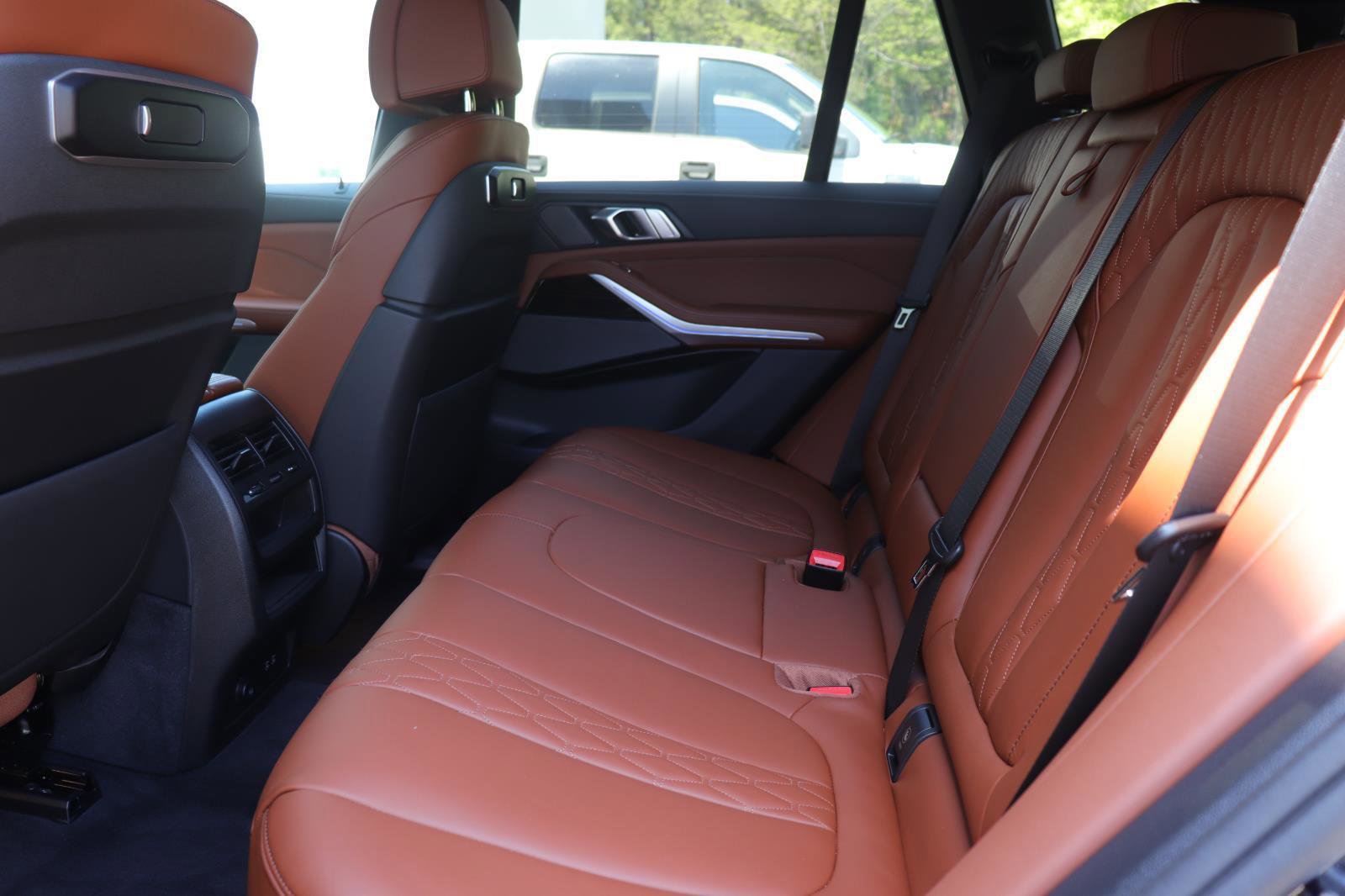 Used 2024 BMW X5 sDrive40i w/ M Sport Package image 12