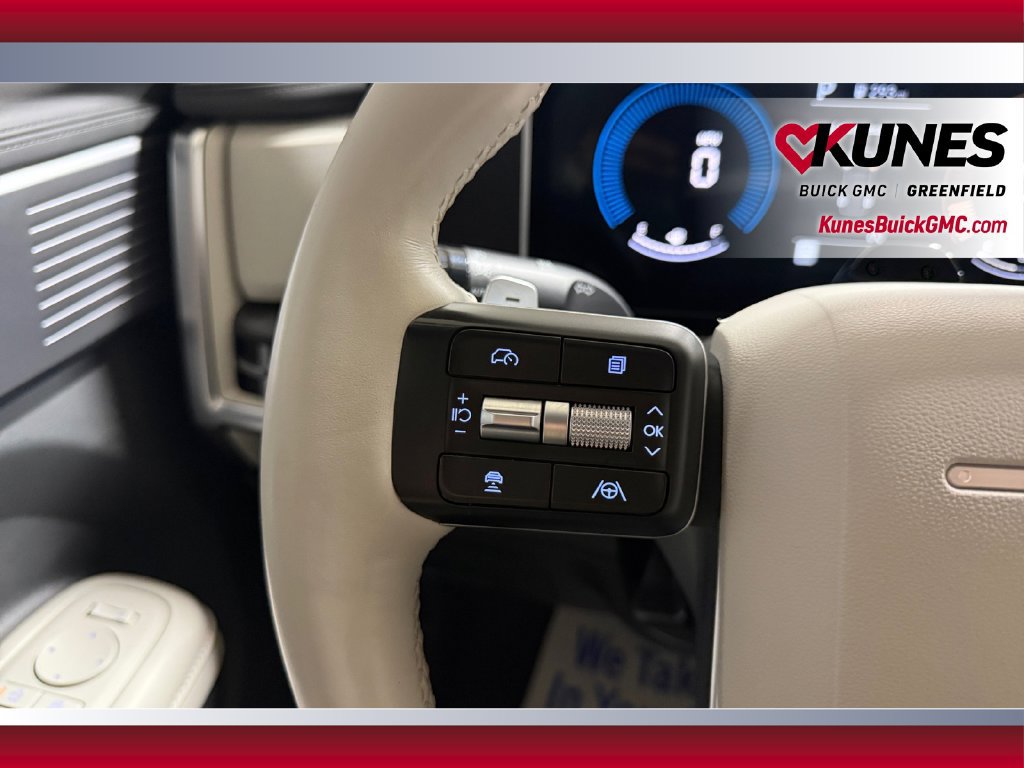 Used 2026 Hyundai Santa Fe SEL FWD image 17