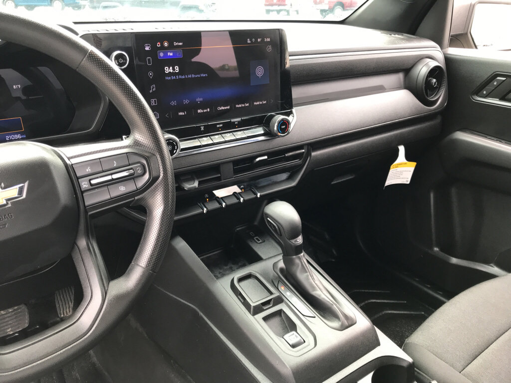 Used 2023 Chevrolet Colorado W/T image 10