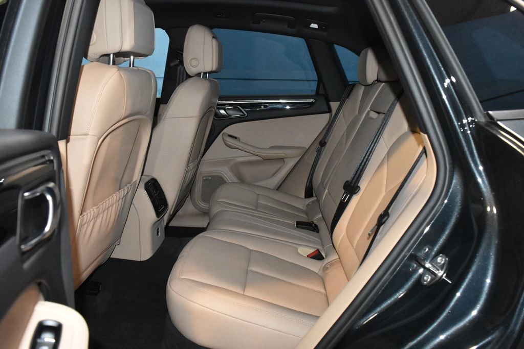 Certified 2025 Porsche Macan image 21
