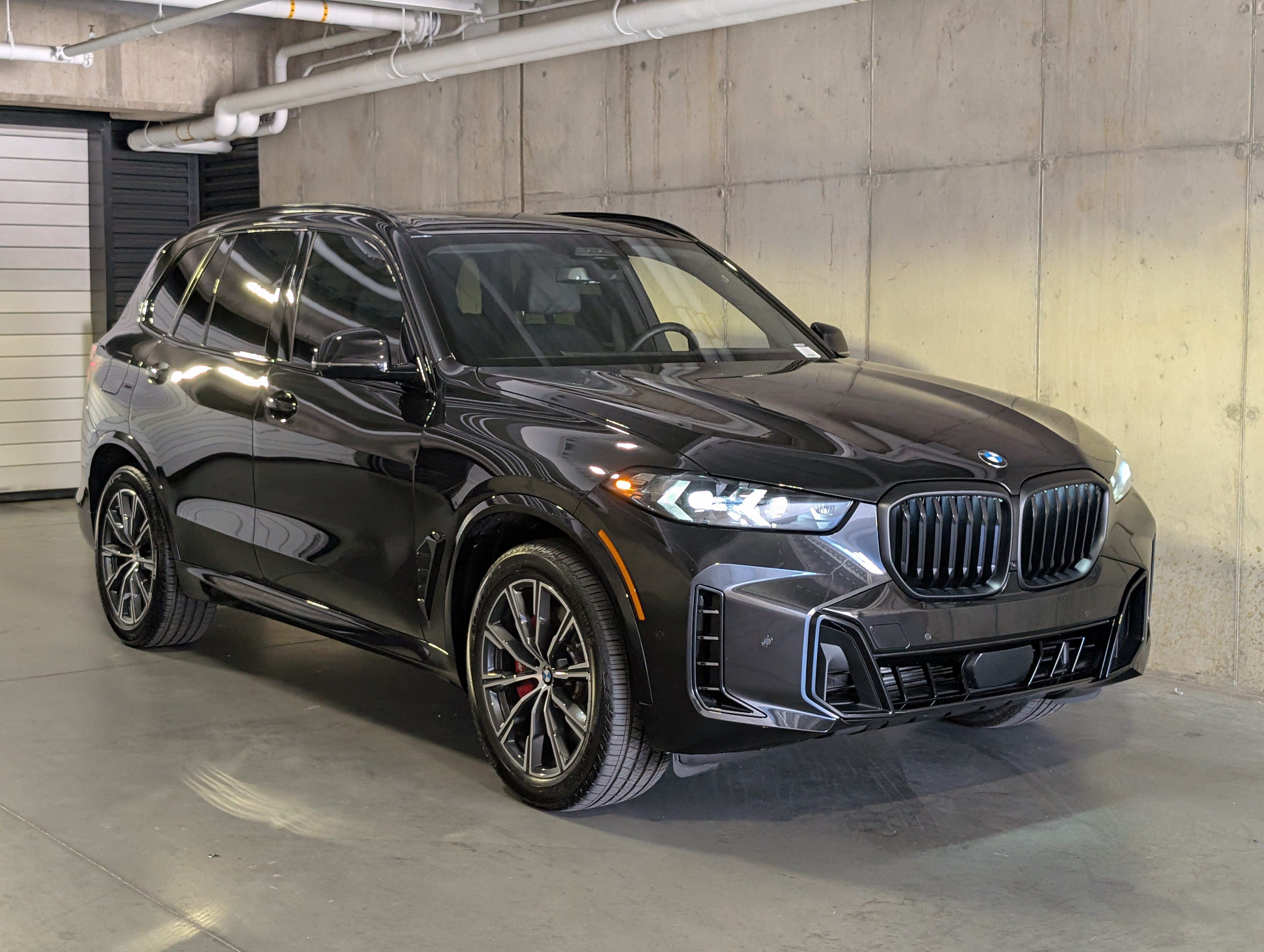 Used 2025 BMW X5 xDrive40i w/ M Sport Package AWD/4WD image 11