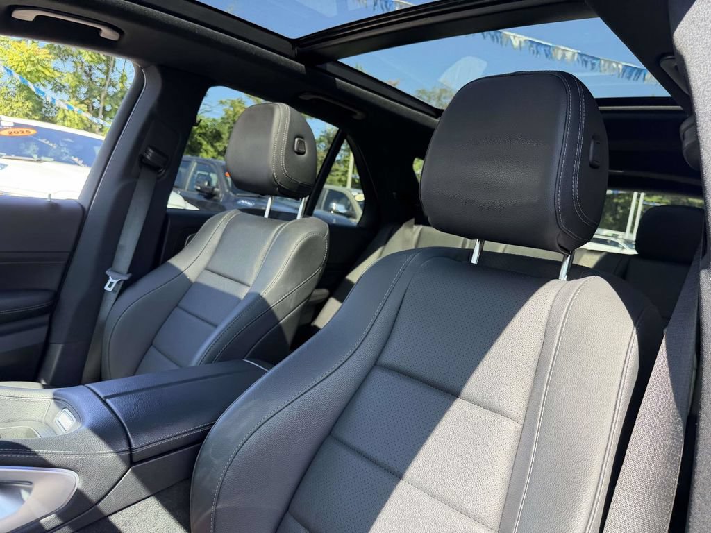 Used 2025 Mercedes-Benz GLE 450e 4MATIC image 18